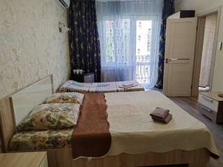 Гостиница Ника Анапа Стандартный четырехместный номер-13