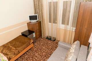 Гостиница Ника Анапа Трехместный номер эконом-класса-2