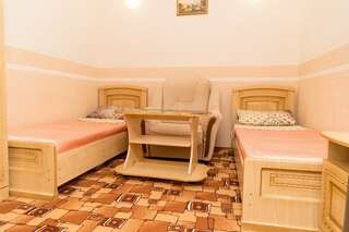 Гостиница Ника Анапа Двухместный номер эконом-класса с 1 кроватью или 2 отдельными кроватями-3