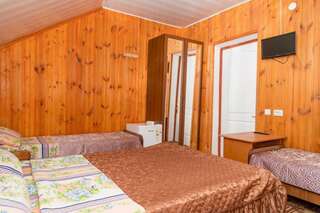 Гостиница Ника Анапа Семейный номер с общей ванной комнатой-4