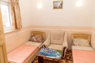 Гостиница Ника Анапа Трехместный номер эконом-класса-12