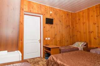 Гостиница Ника Анапа Семейный номер с общей ванной комнатой-5