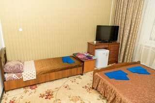 Гостиница Ника Анапа Стандартный четырехместный номер-3