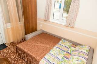 Гостиница Ника Анапа Трехместный номер эконом-класса-4