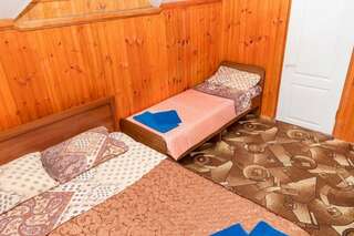 Гостиница Ника Анапа Стандартный трехместный номер-14