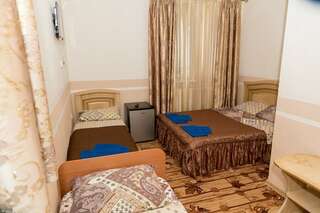 Гостиница Ника Анапа Стандартный четырехместный номер-10