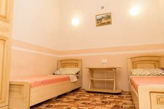 Гостиница Ника Анапа Двухместный номер эконом-класса с 1 кроватью или 2 отдельными кроватями-9