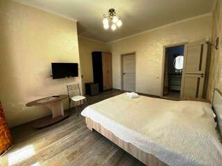 Гостиница Ника Анапа Улучшенный семейный номер-2