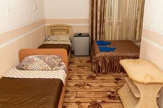 Гостиница Ника Анапа Стандартный четырехместный номер-9